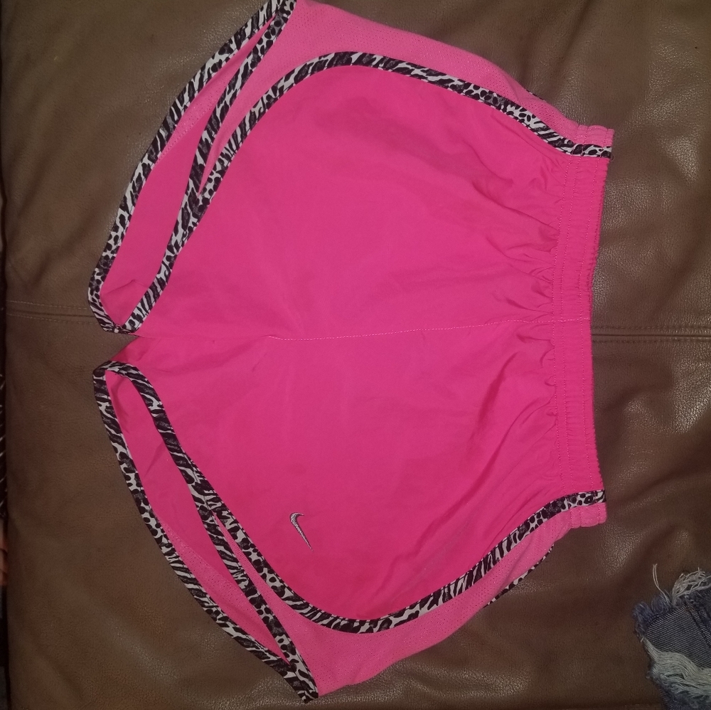 Pink nike shorts🎁